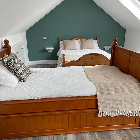 Sean Ogs House Semesterbostad Gortatlea